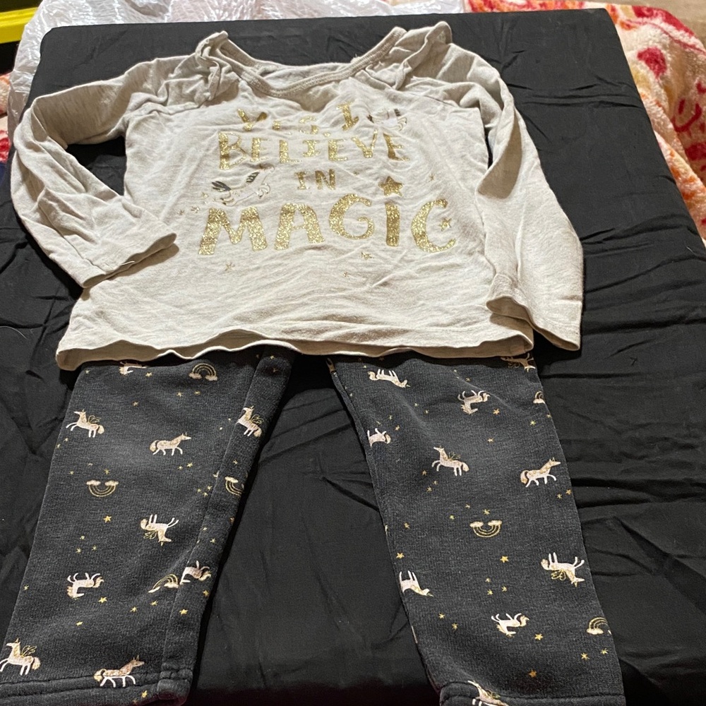 Carters set “ yes I believe in magic “ unicorns 2t